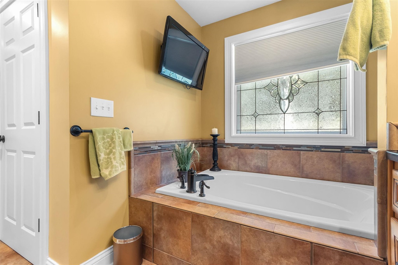 1533 Westbrook Road Property Photo 23
