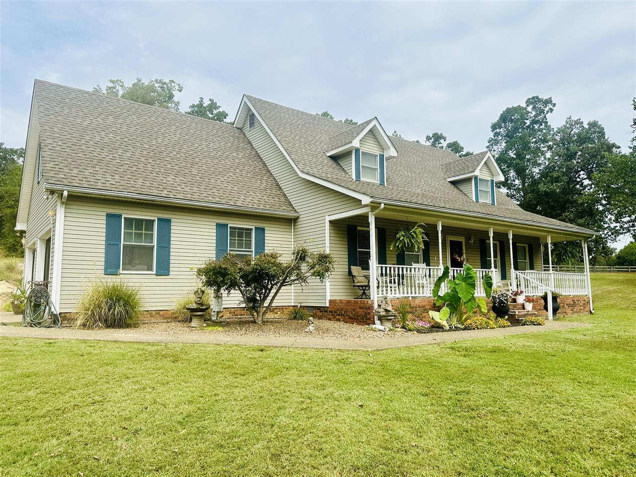 303 Lake Drive Property Photo 1