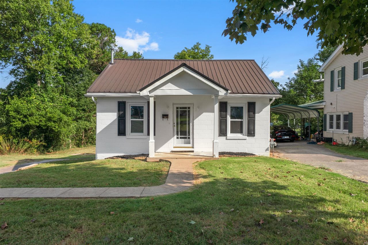 310 Woodlawn Avenue Property Photo 1