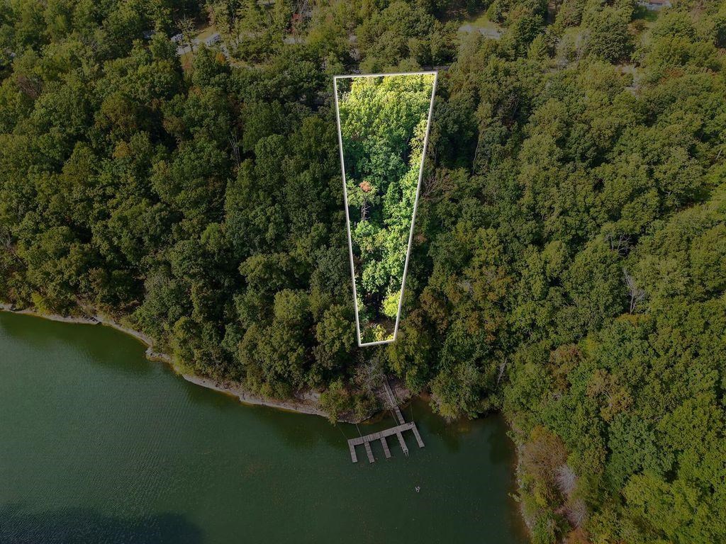 227 Pineview Drive Property Photo 4