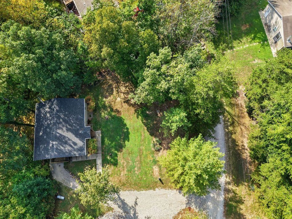 227 Pineview Drive Property Photo 6