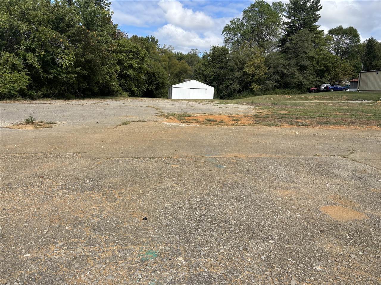 701 E Main Street Property Photo 24