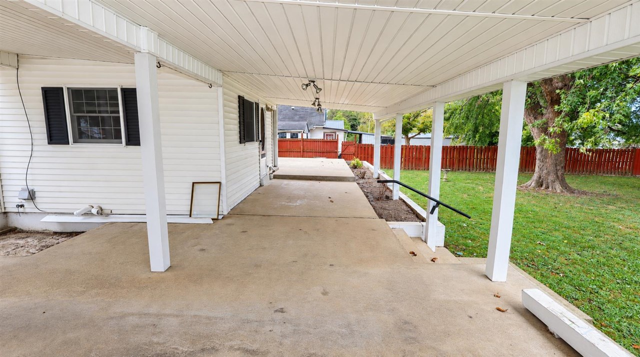 408 S Main Street Property Photo 19