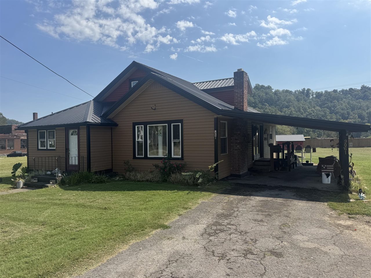 9061 Glasgow Road Property Photo 1