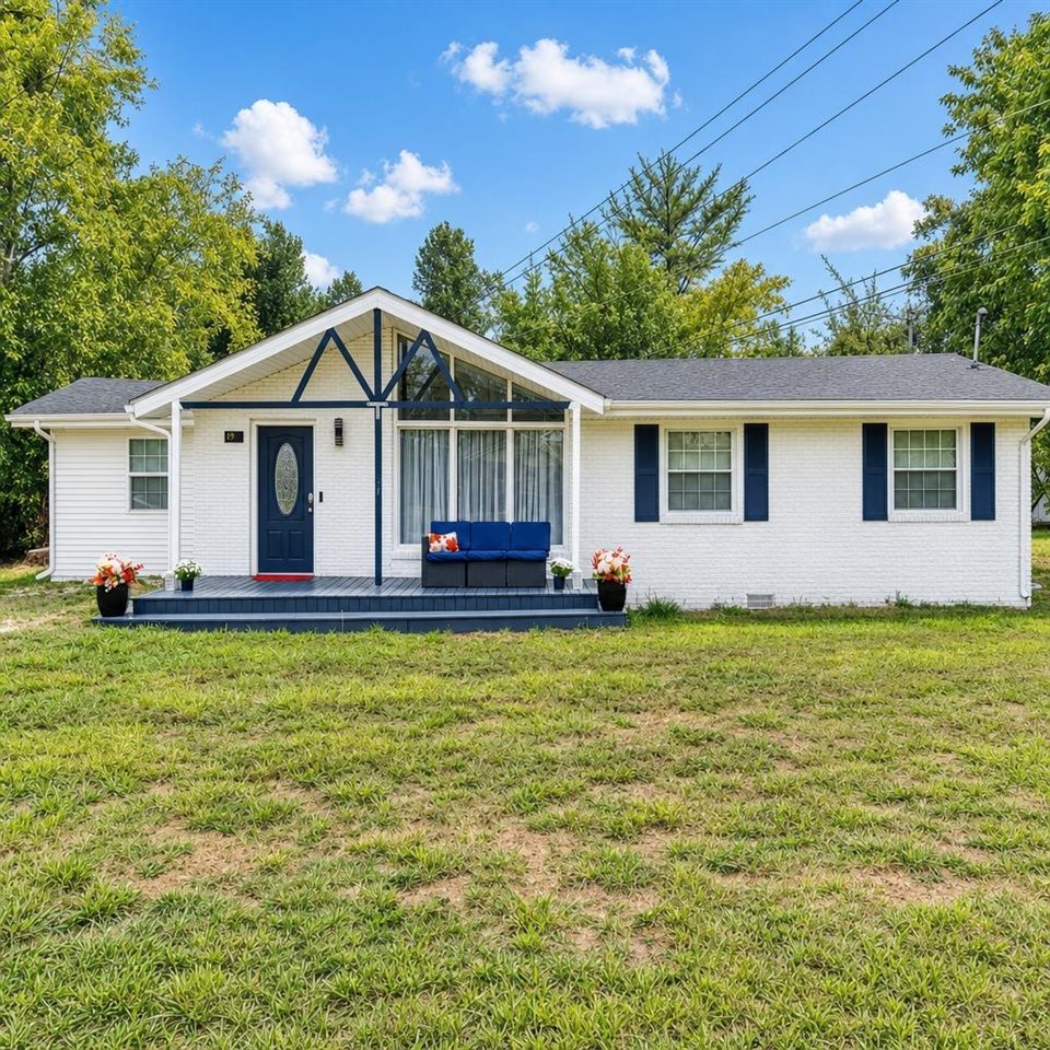 49 Beechmont Drive Property Photo 1
