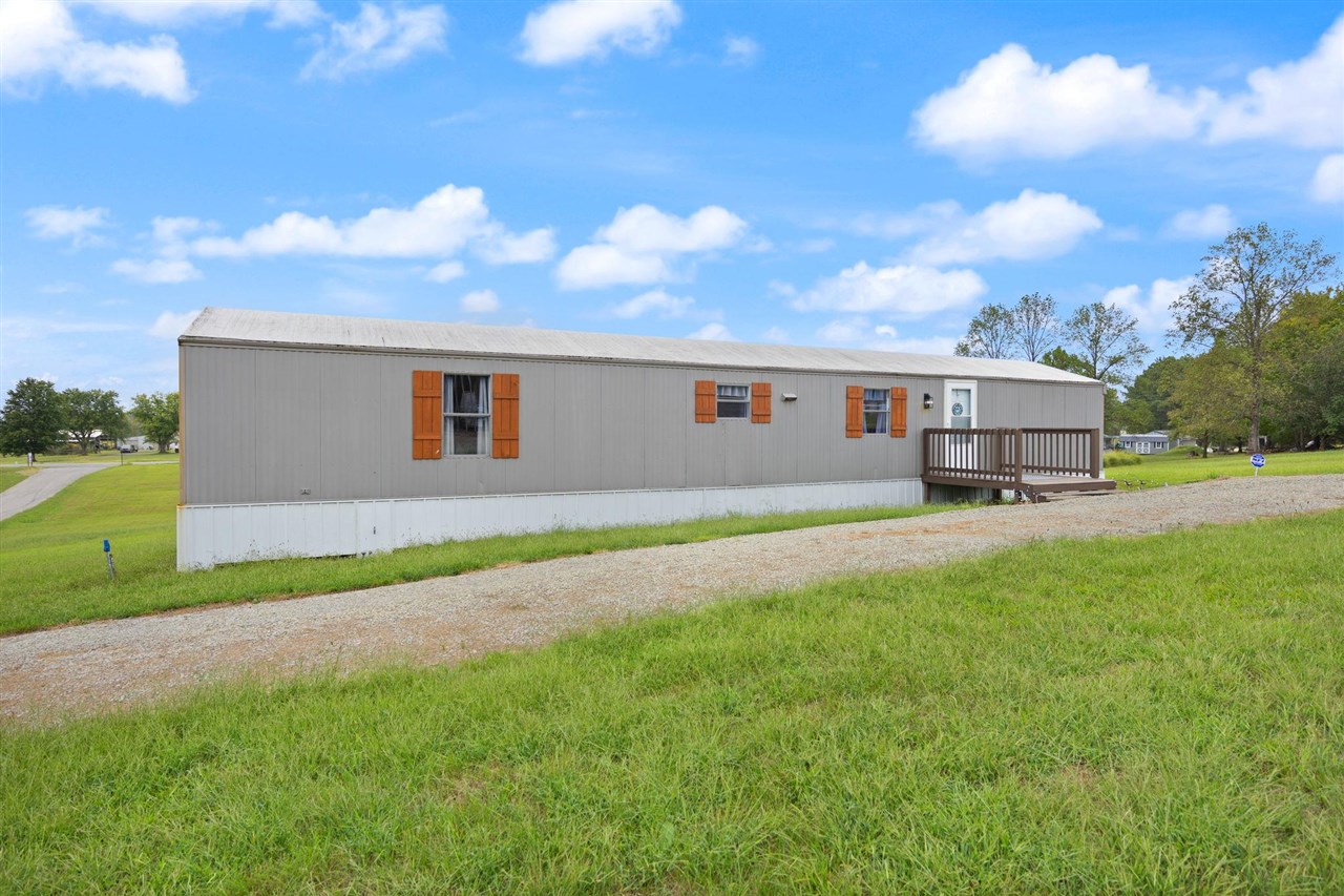 821 Foxwood Circle Property Photo 1