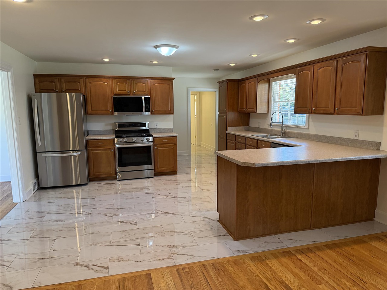801 Hampton Drive Property Photo 15