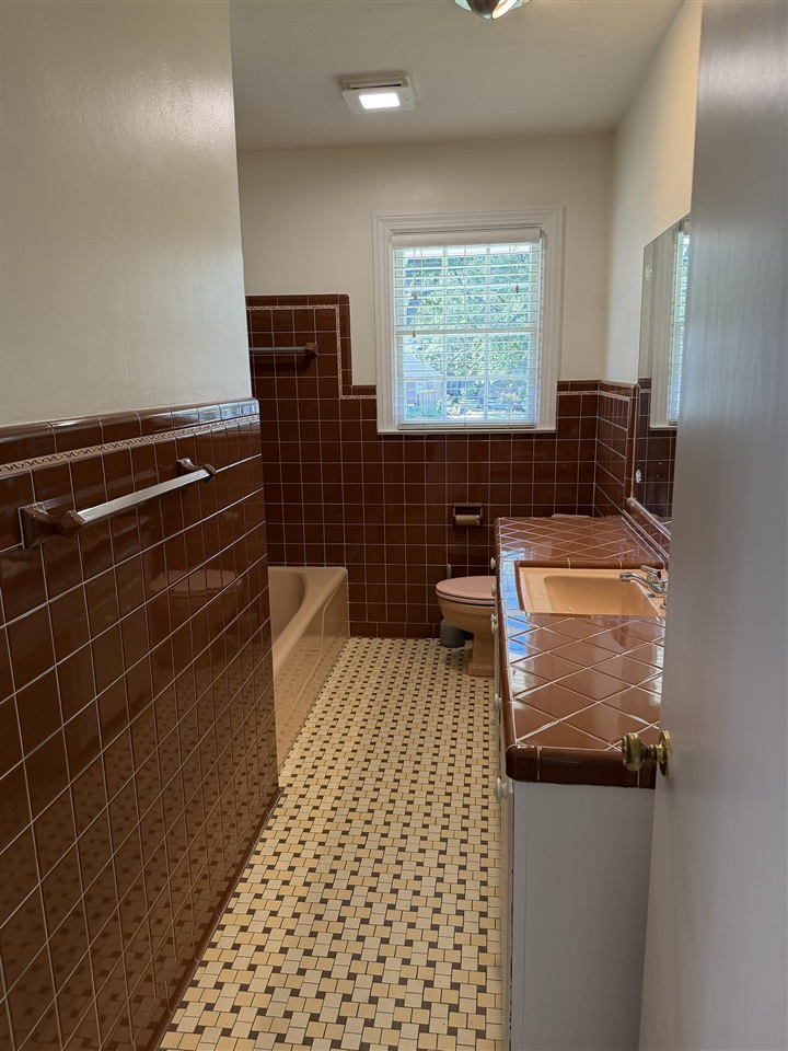 801 Hampton Drive Property Photo 20