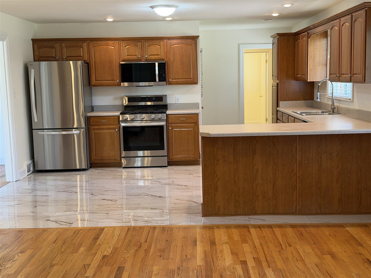 801 Hampton Drive Property Photo 16