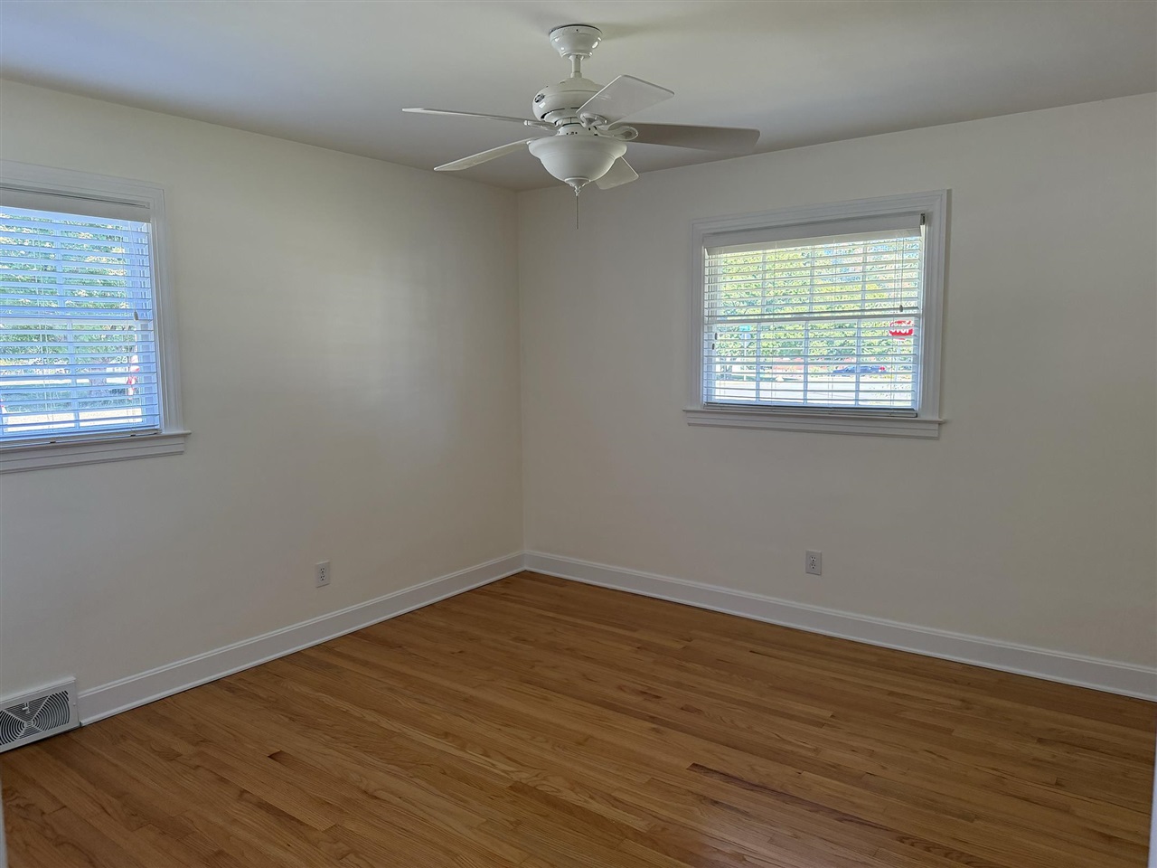 801 Hampton Drive Property Photo 27
