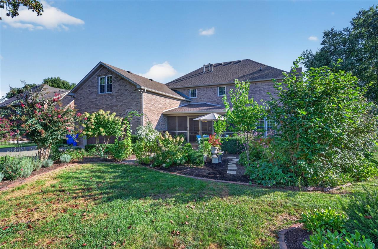 1746 Briar Circle Property Photo 10