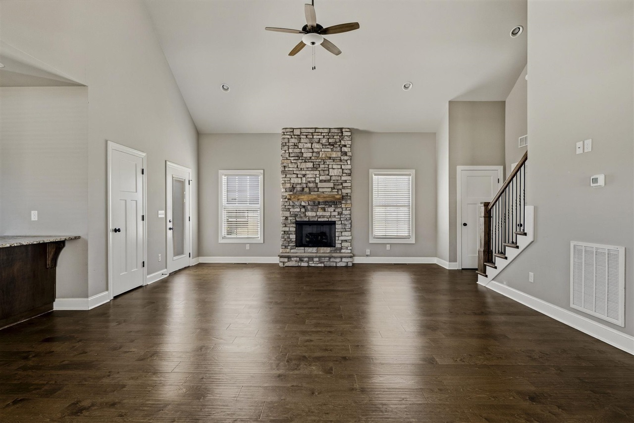 4130 Woodhaven Avenue Property Photo 3