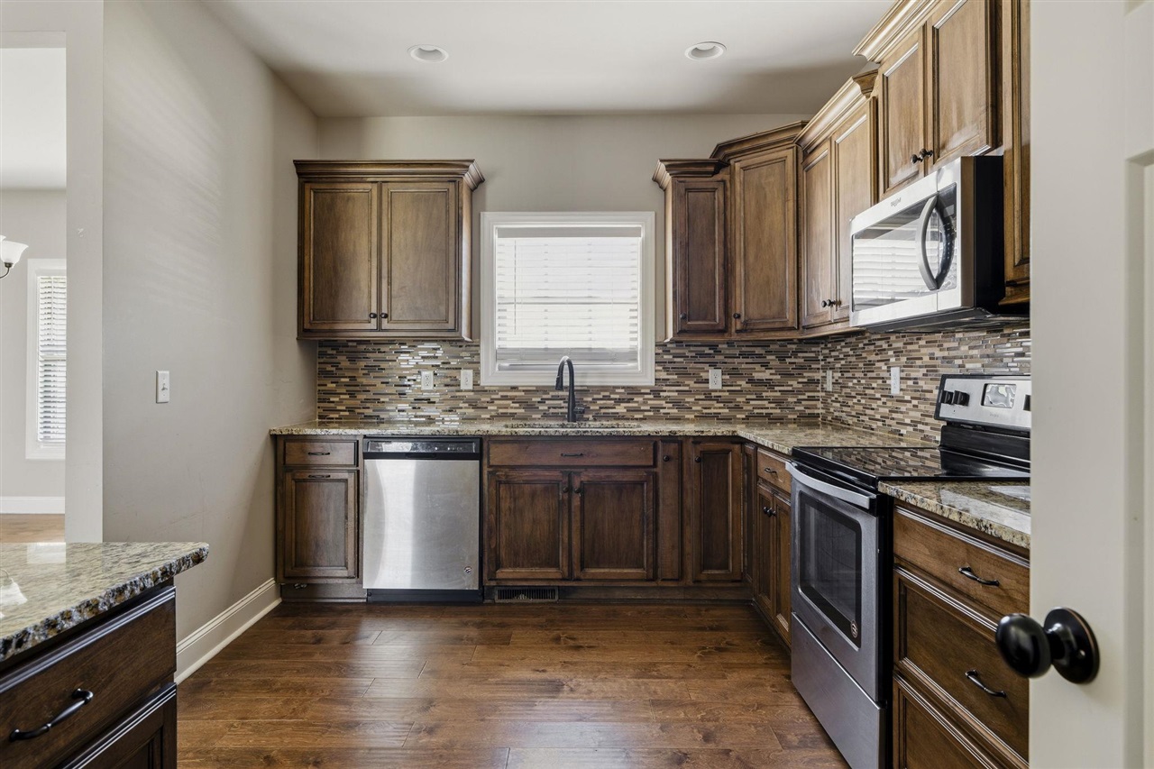 4130 Woodhaven Avenue Property Photo 8