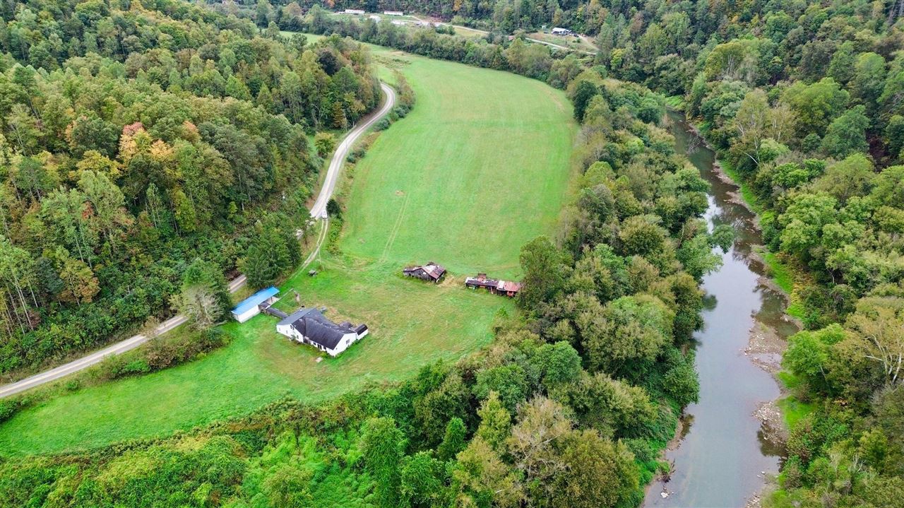 7292 Hode Road Property Photo 3