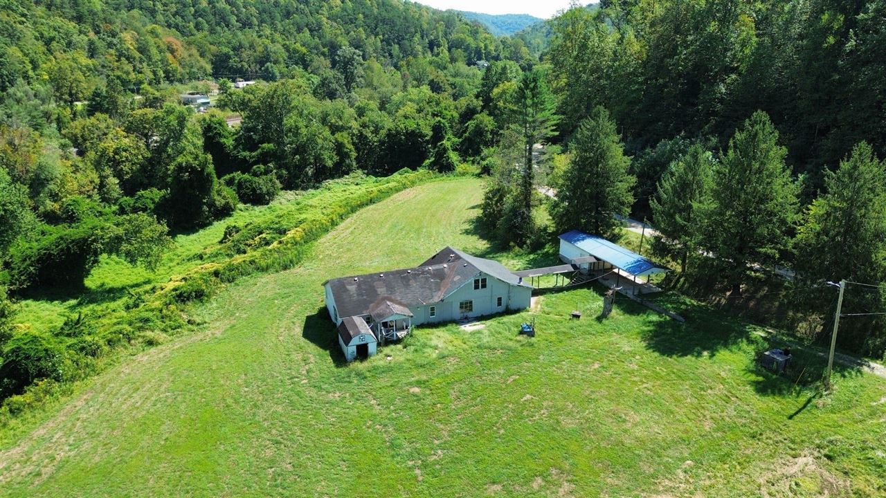 7292 Hode Road Property Photo 4