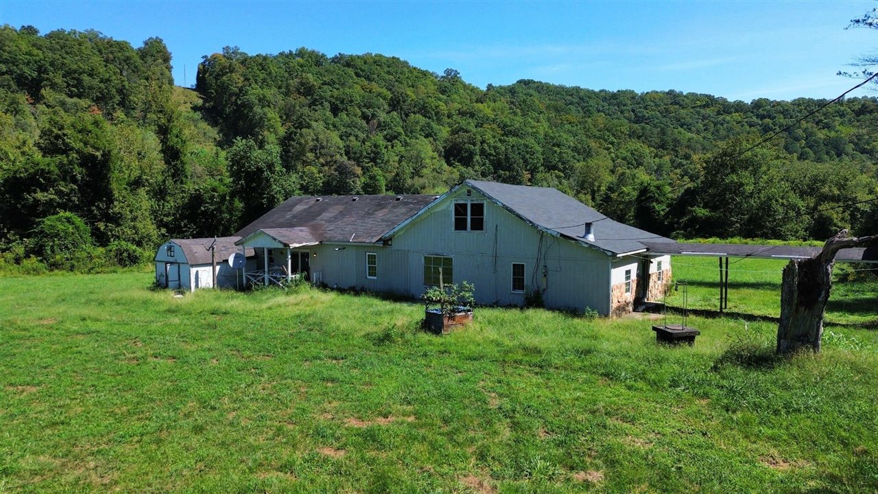 7292 Hode Road Property Photo 5