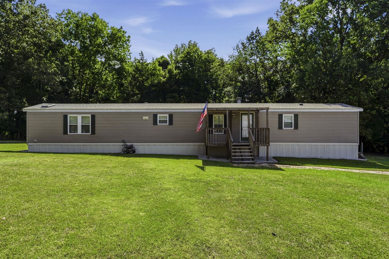 1579 Claypool Boyce Road Property Photo 1