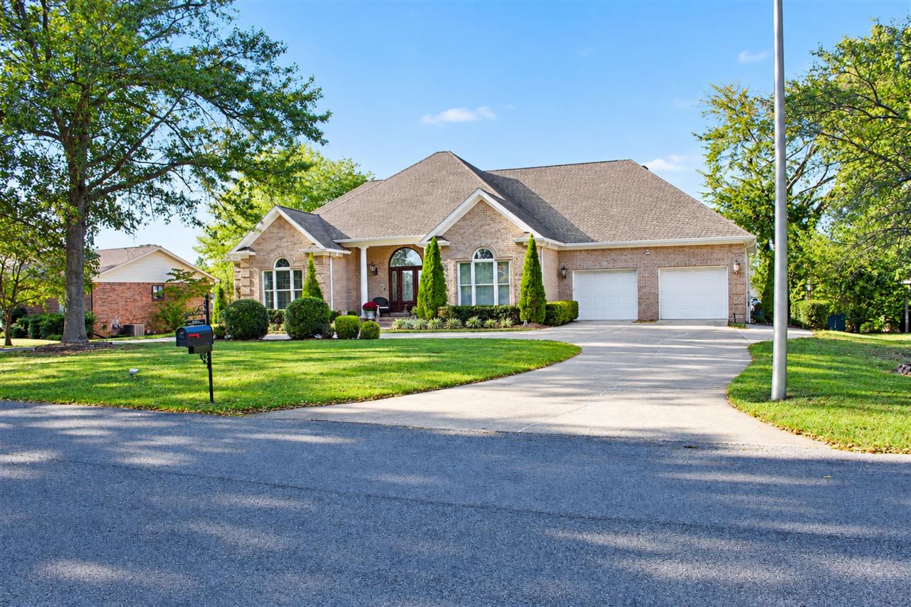 1724 Greenview Lane Property Photo 1