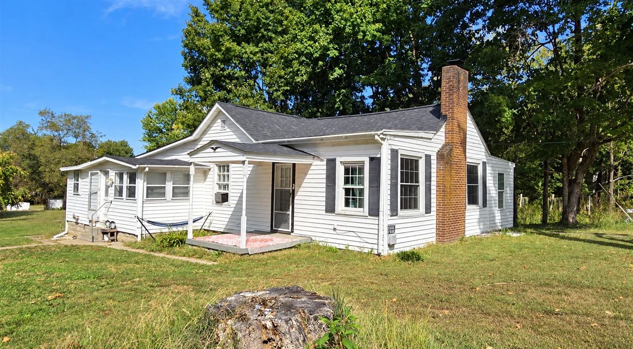 12 Railroad Avenue Property Photo 1