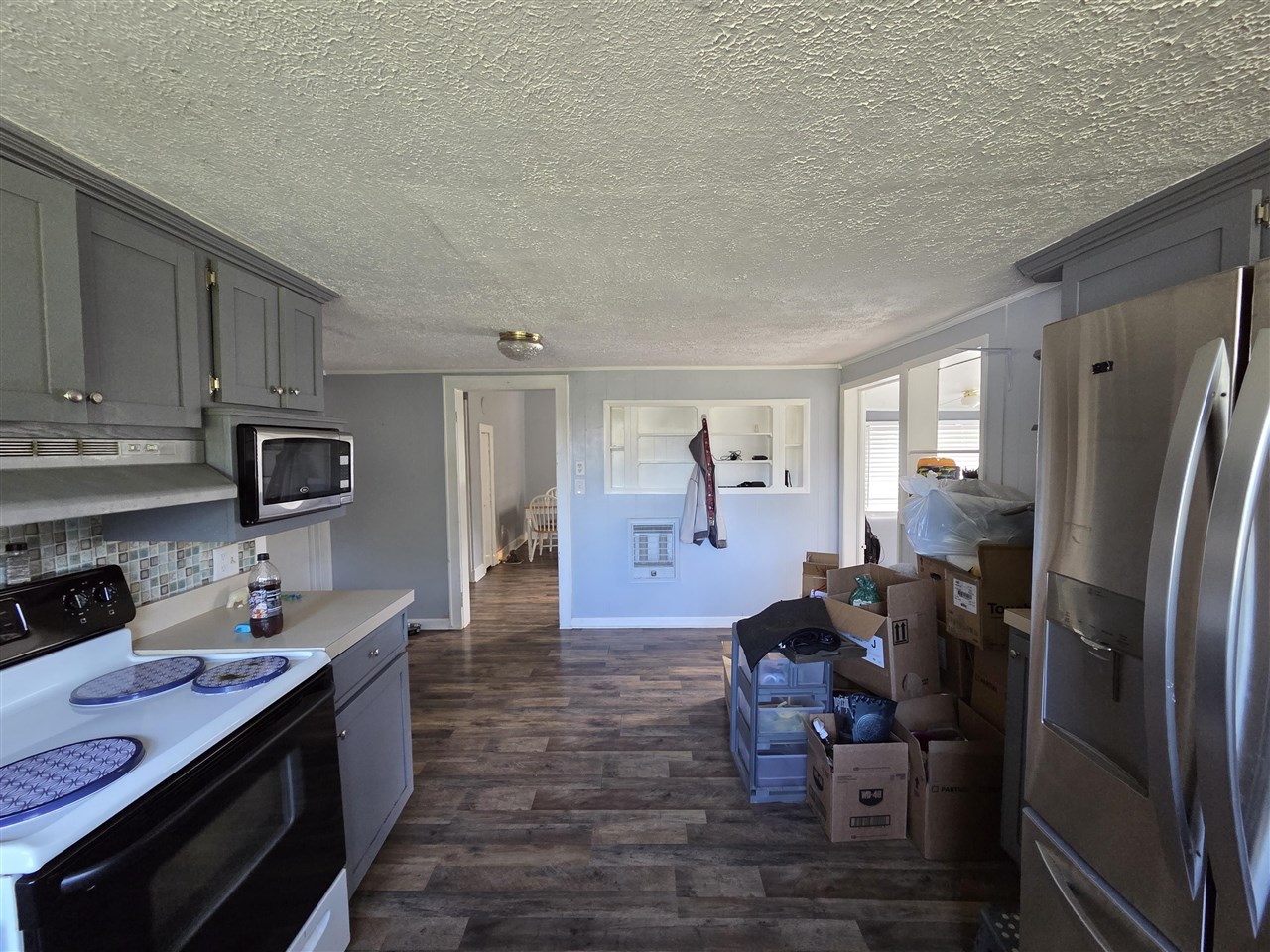 12 Railroad Avenue Property Photo 6