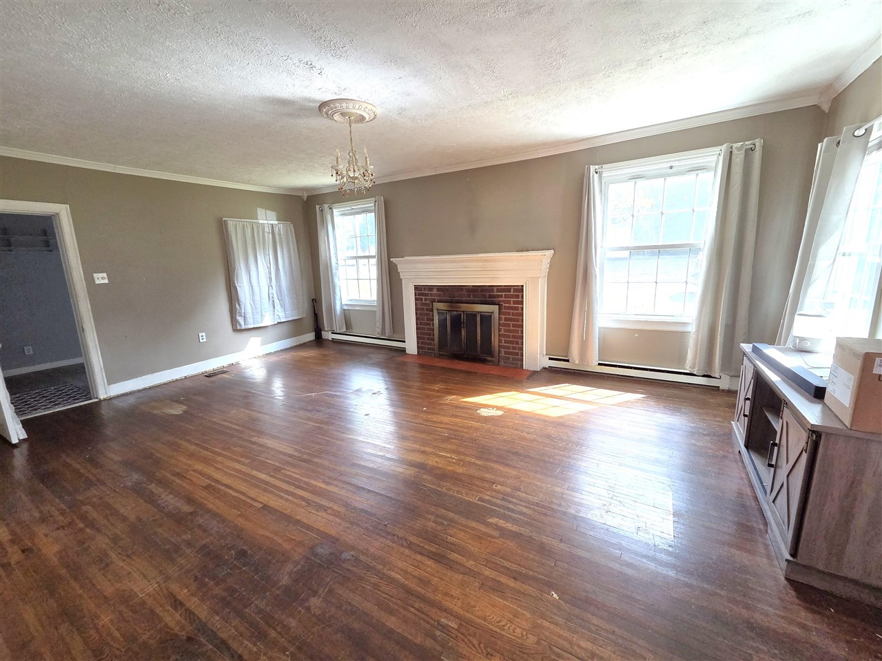 12 Railroad Avenue Property Photo 8