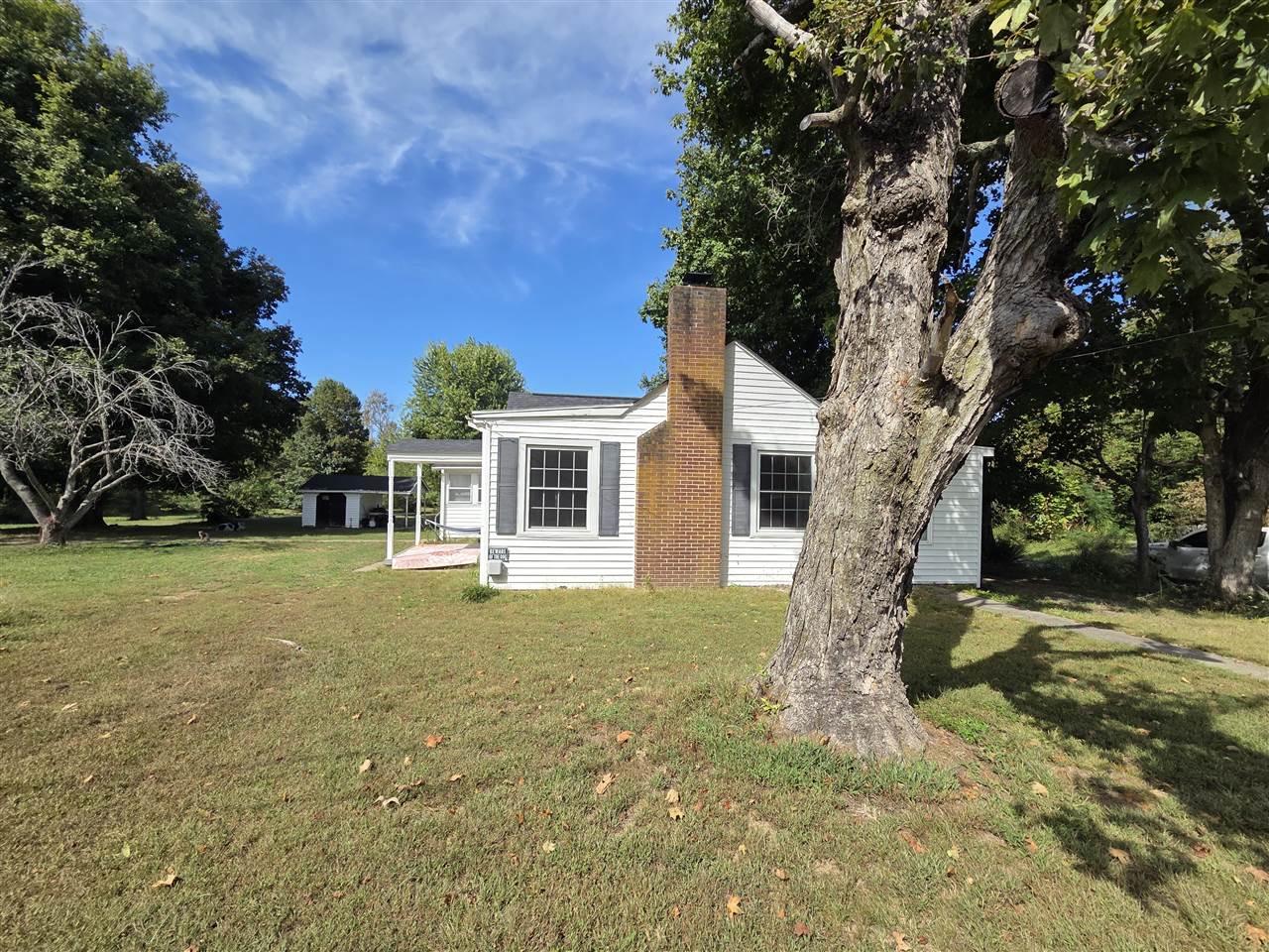 12 Railroad Avenue Property Photo 11