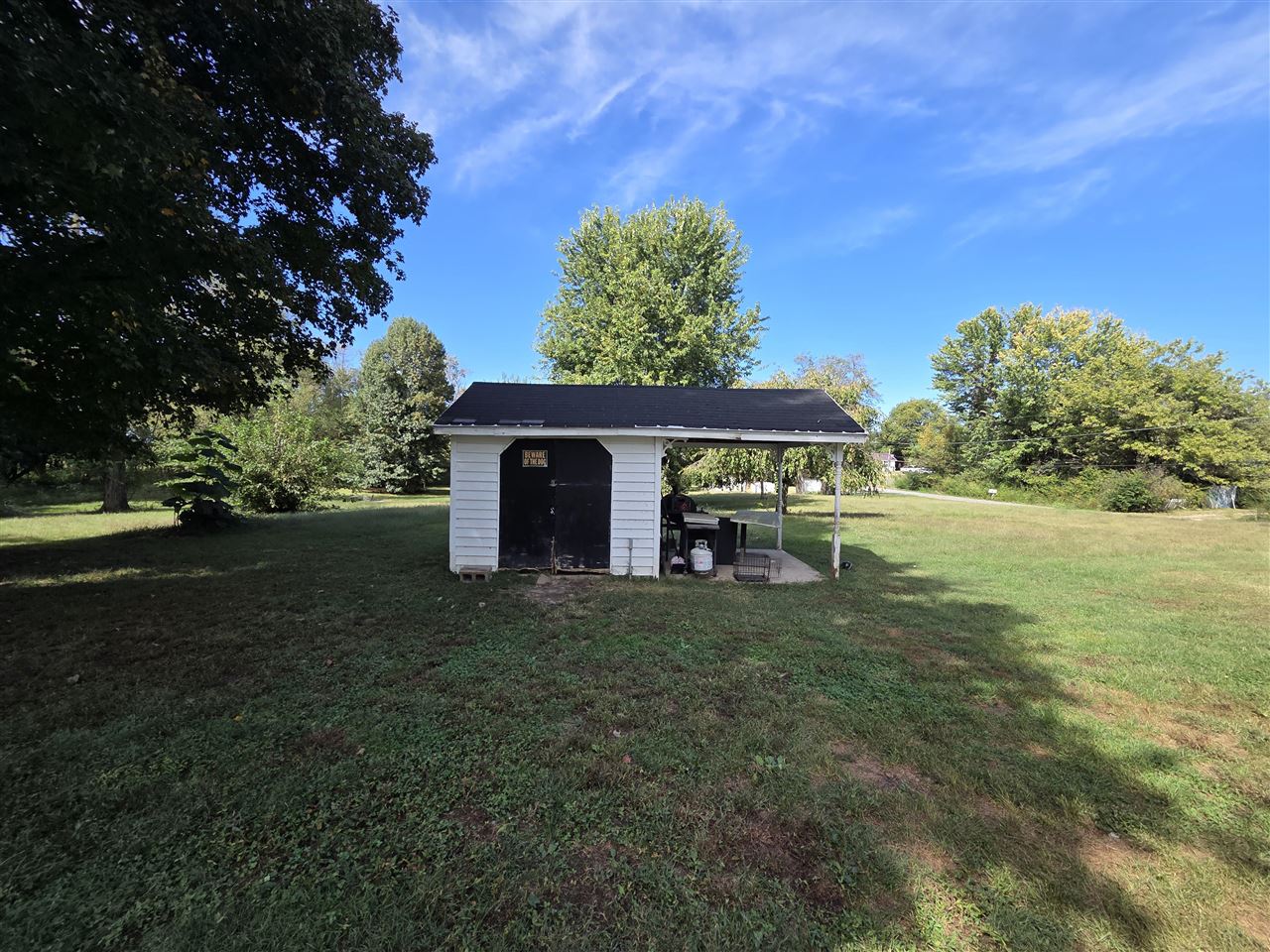 12 Railroad Avenue Property Photo 14