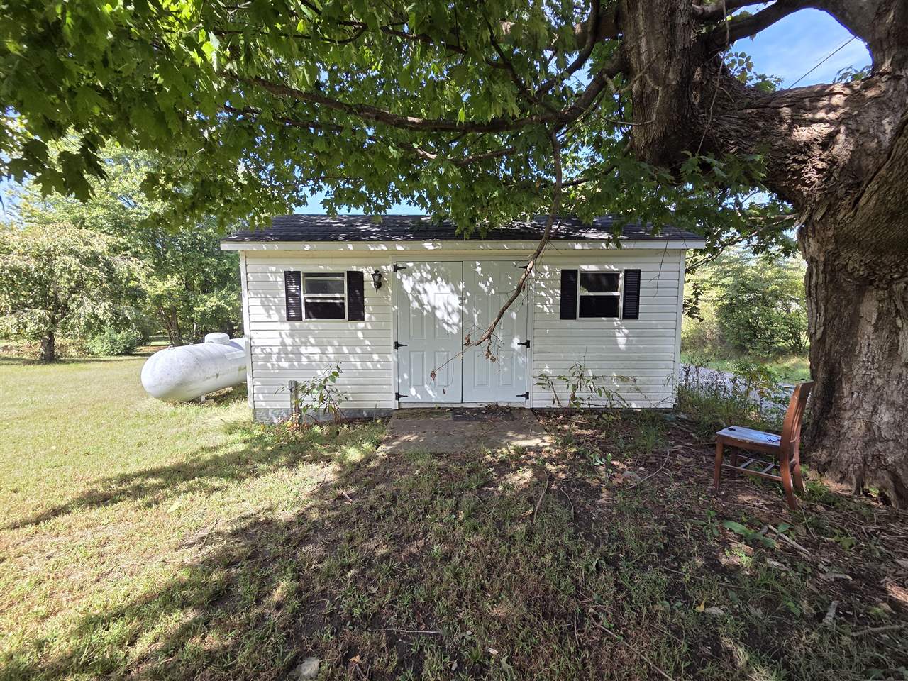 12 Railroad Avenue Property Photo 15