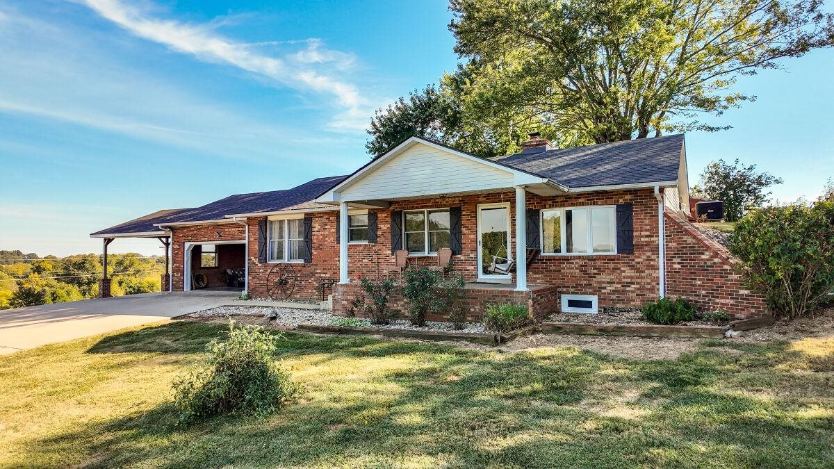 2644 Sugar Grove Road Property Photo 1