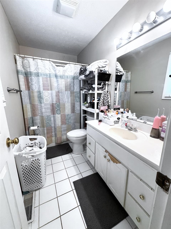 52 Cloverdale Drive Property Photo 9