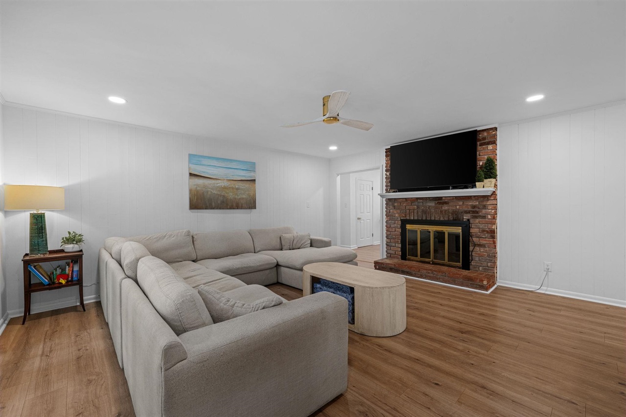 1311 Eastland Street Property Photo 8