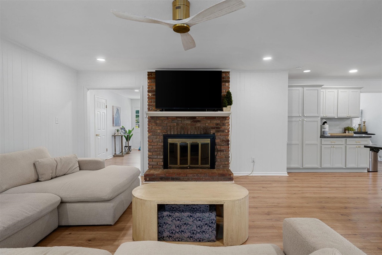 1311 Eastland Street Property Photo 9
