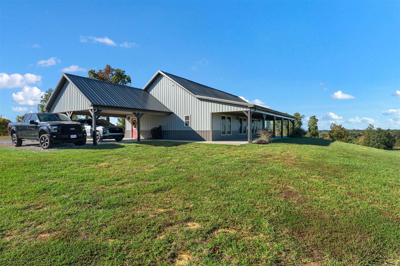 1104 Neafus Road Property Photo 3