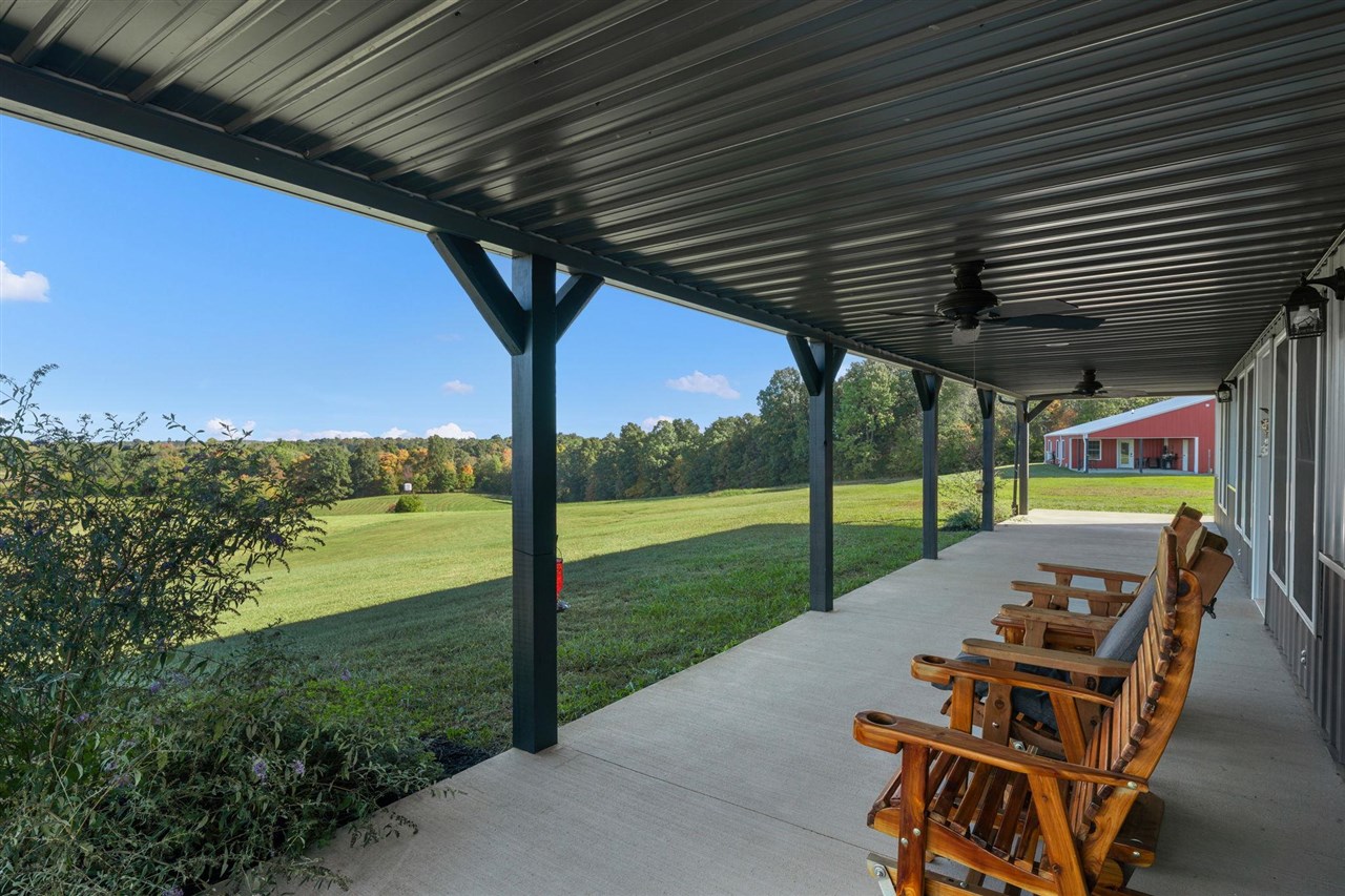 1104 Neafus Road Property Photo 6