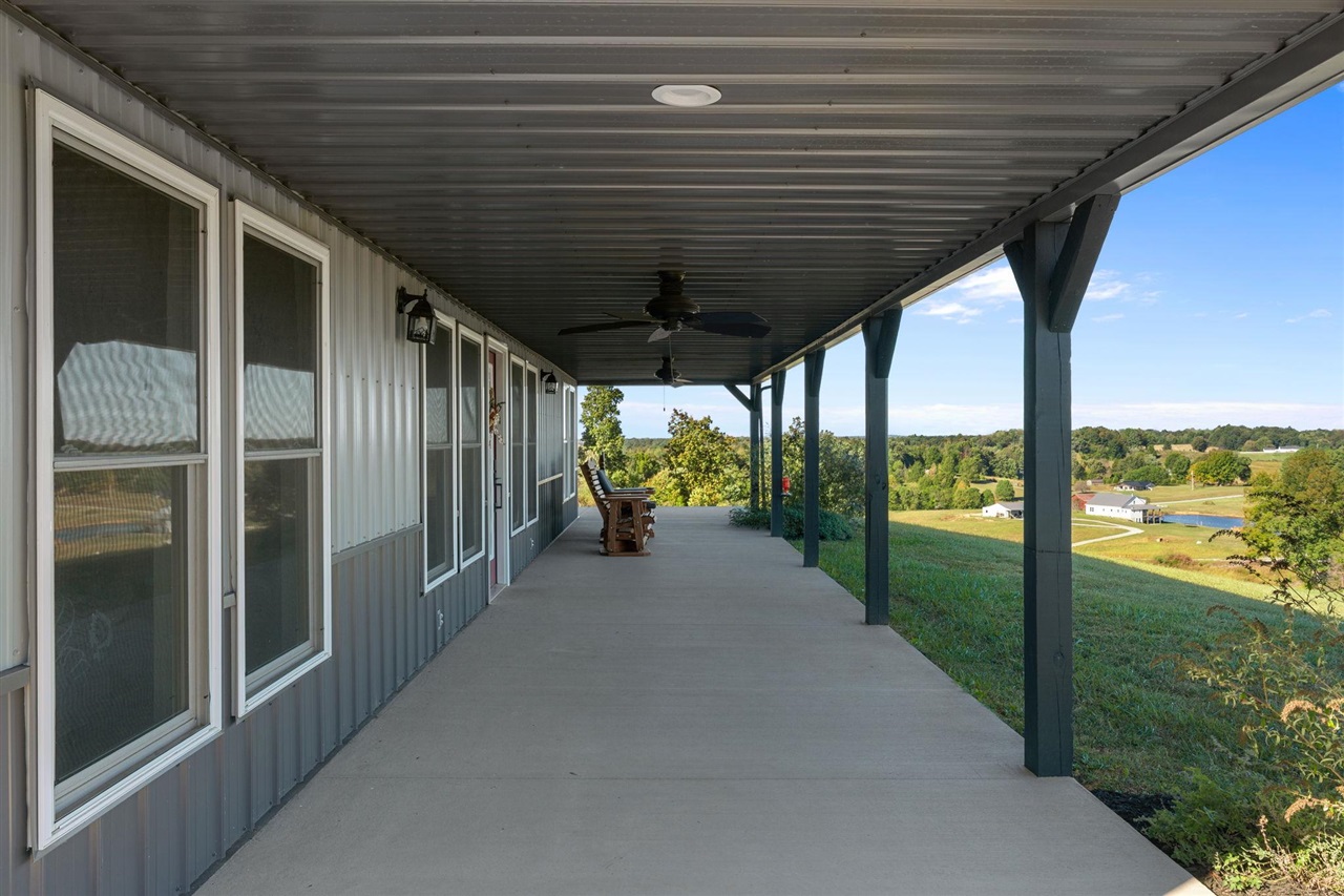 1104 Neafus Road Property Photo 7