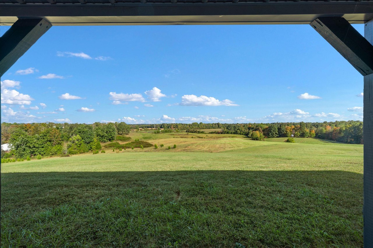 1104 Neafus Road Property Photo 8