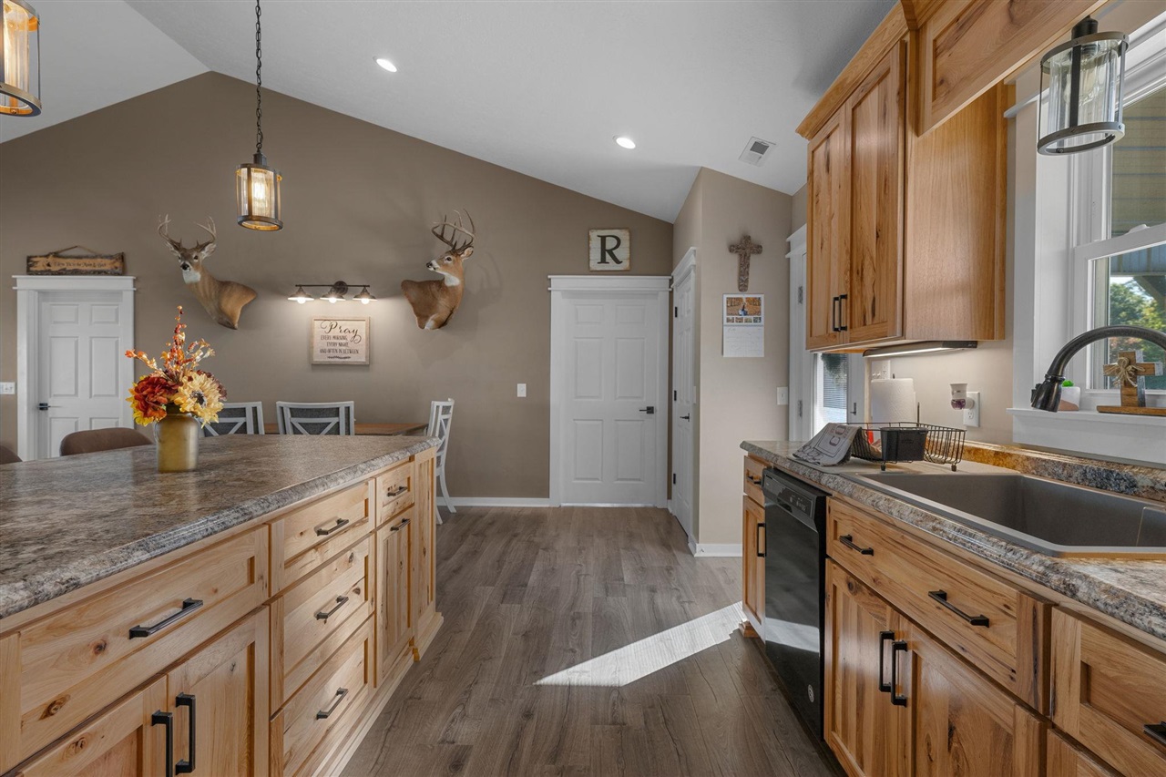 1104 Neafus Road Property Photo 12