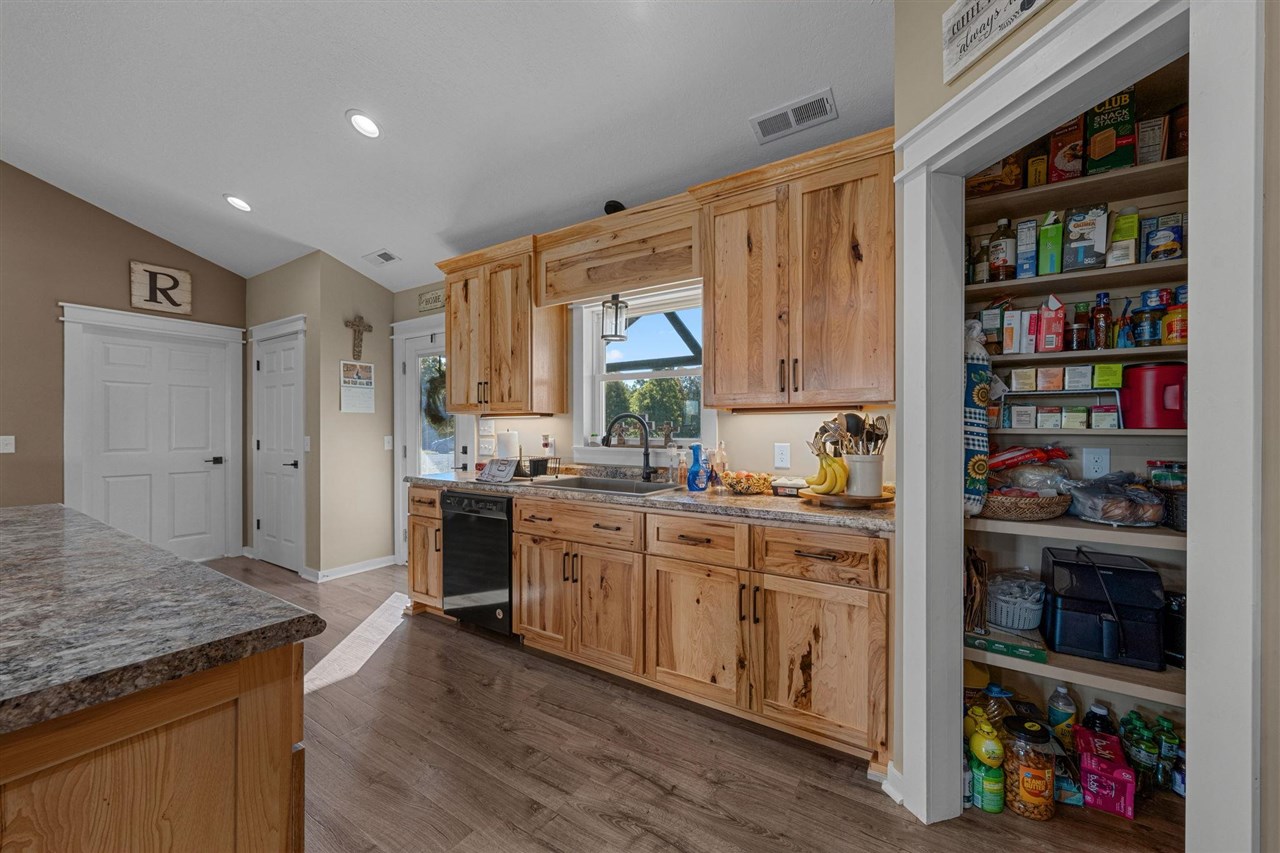 1104 Neafus Road Property Photo 13