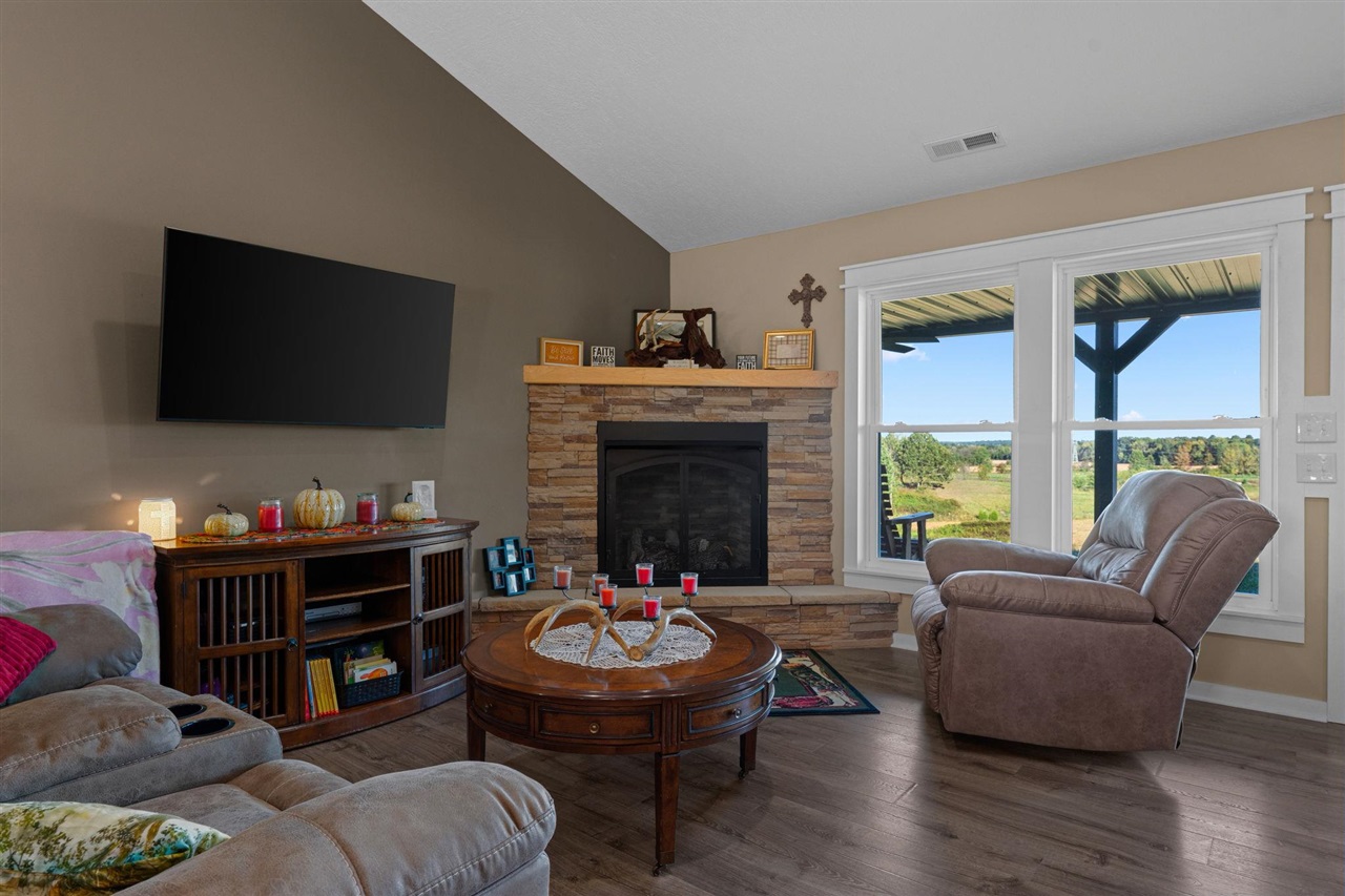 1104 Neafus Road Property Photo 19