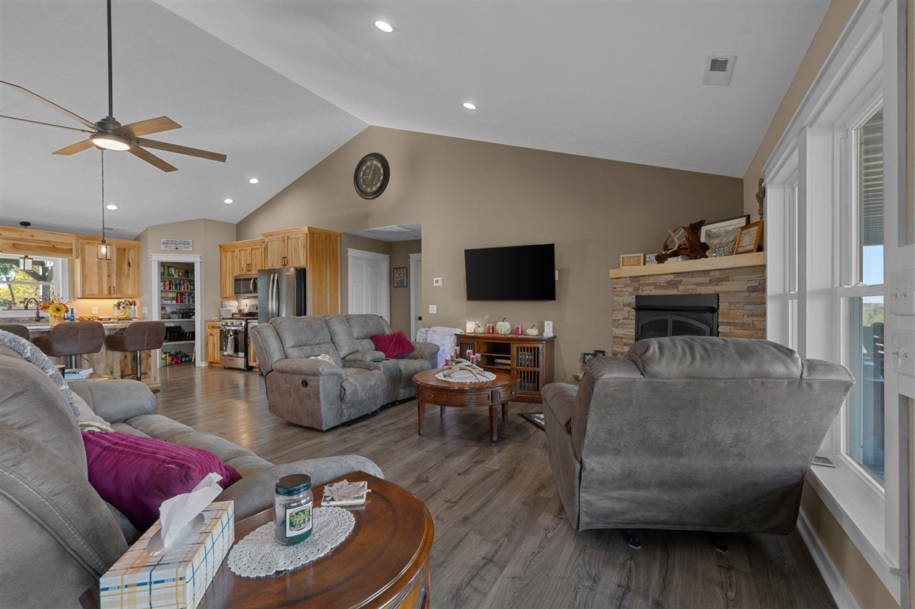 1104 Neafus Road Property Photo 21