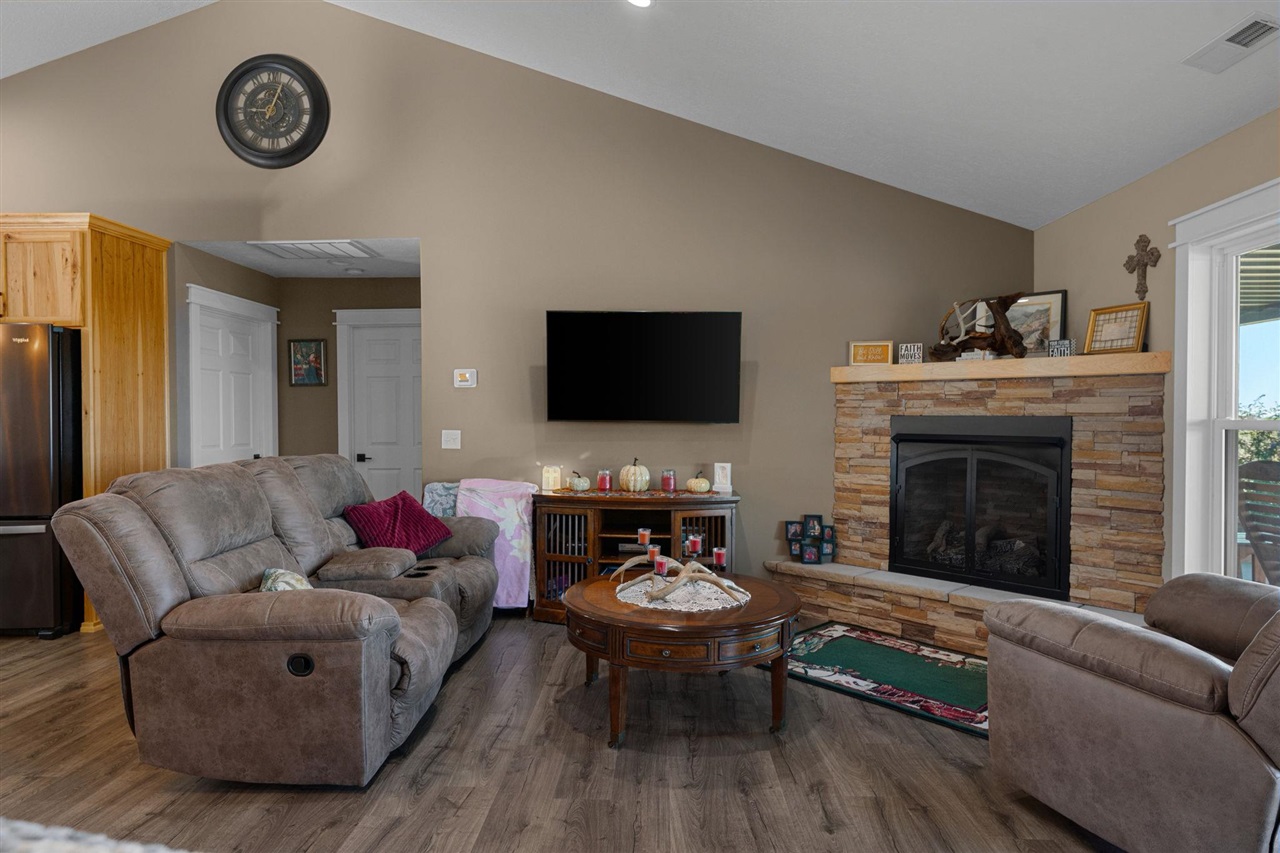 1104 Neafus Road Property Photo 22