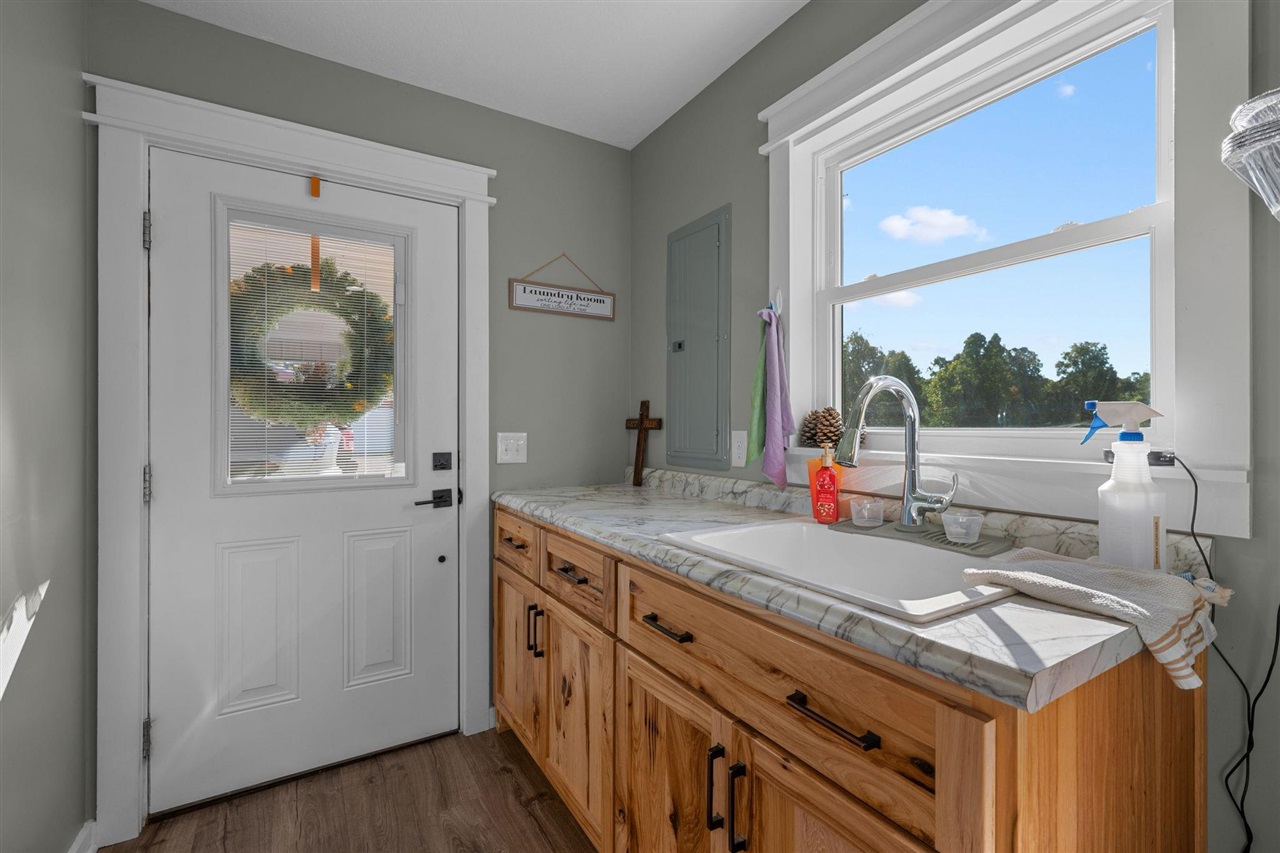 1104 Neafus Road Property Photo 24