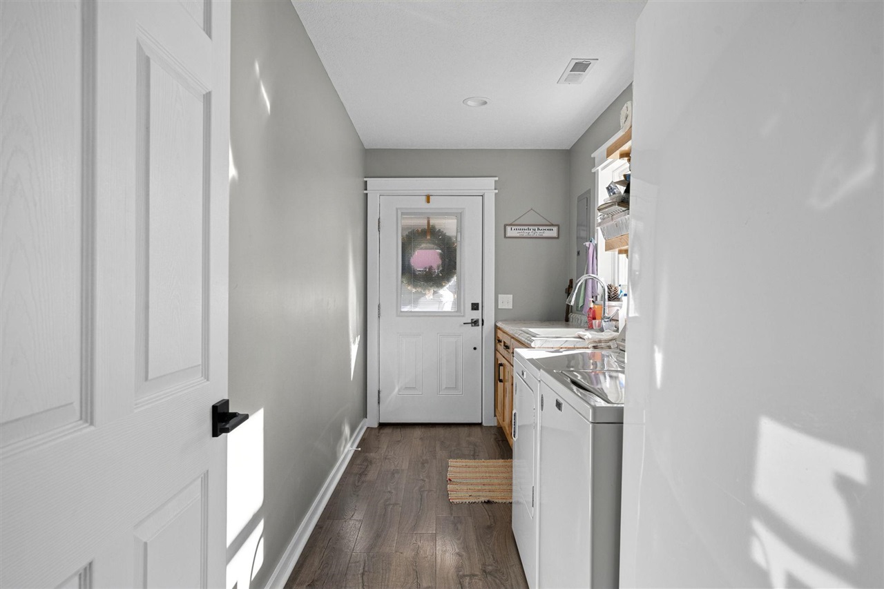 1104 Neafus Road Property Photo 27
