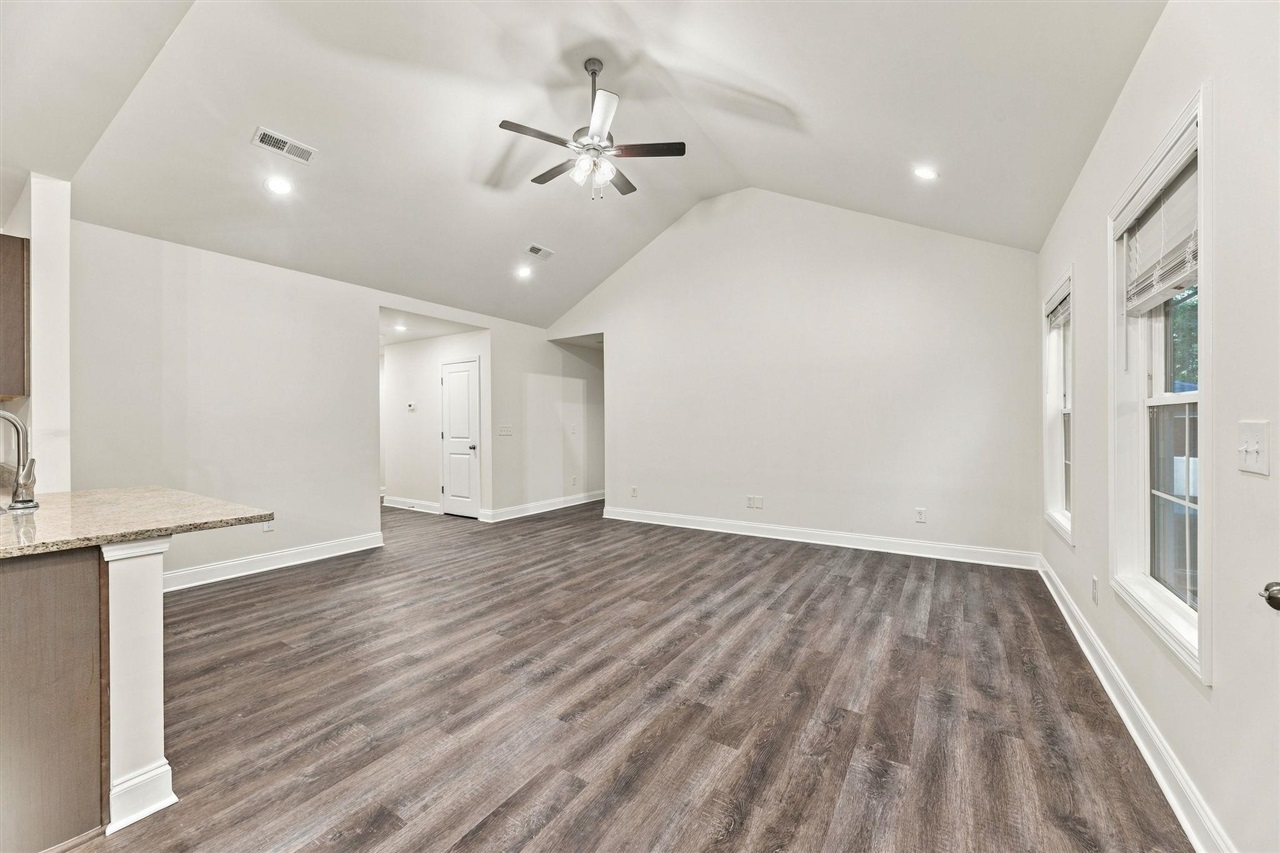 1170 Melody Avenue Property Photo 4