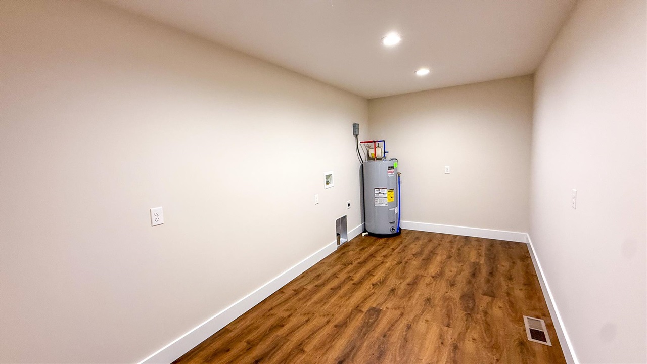 2758 Finney Road Property Photo 10