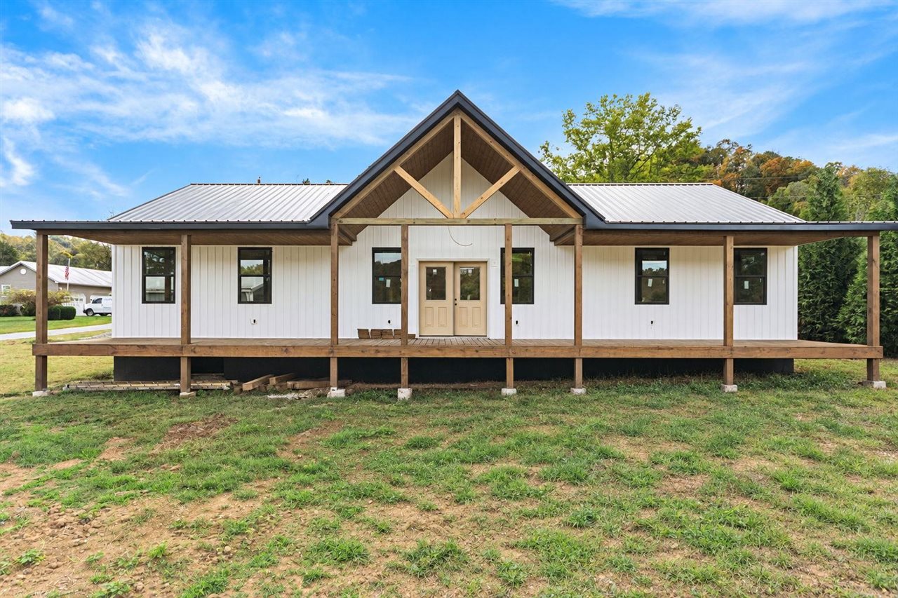 981 Chism Road Property Photo 1