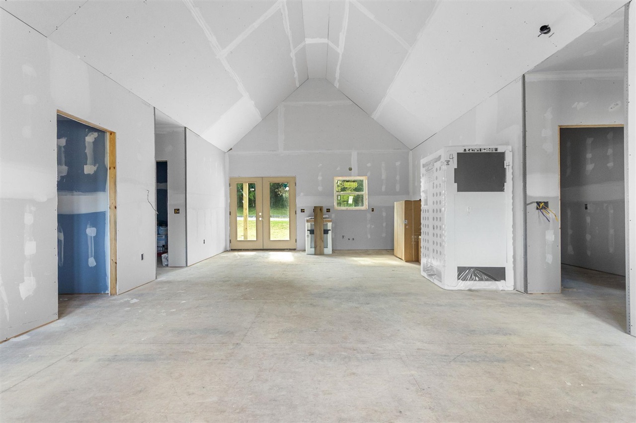 981 Chism Road Property Photo 2