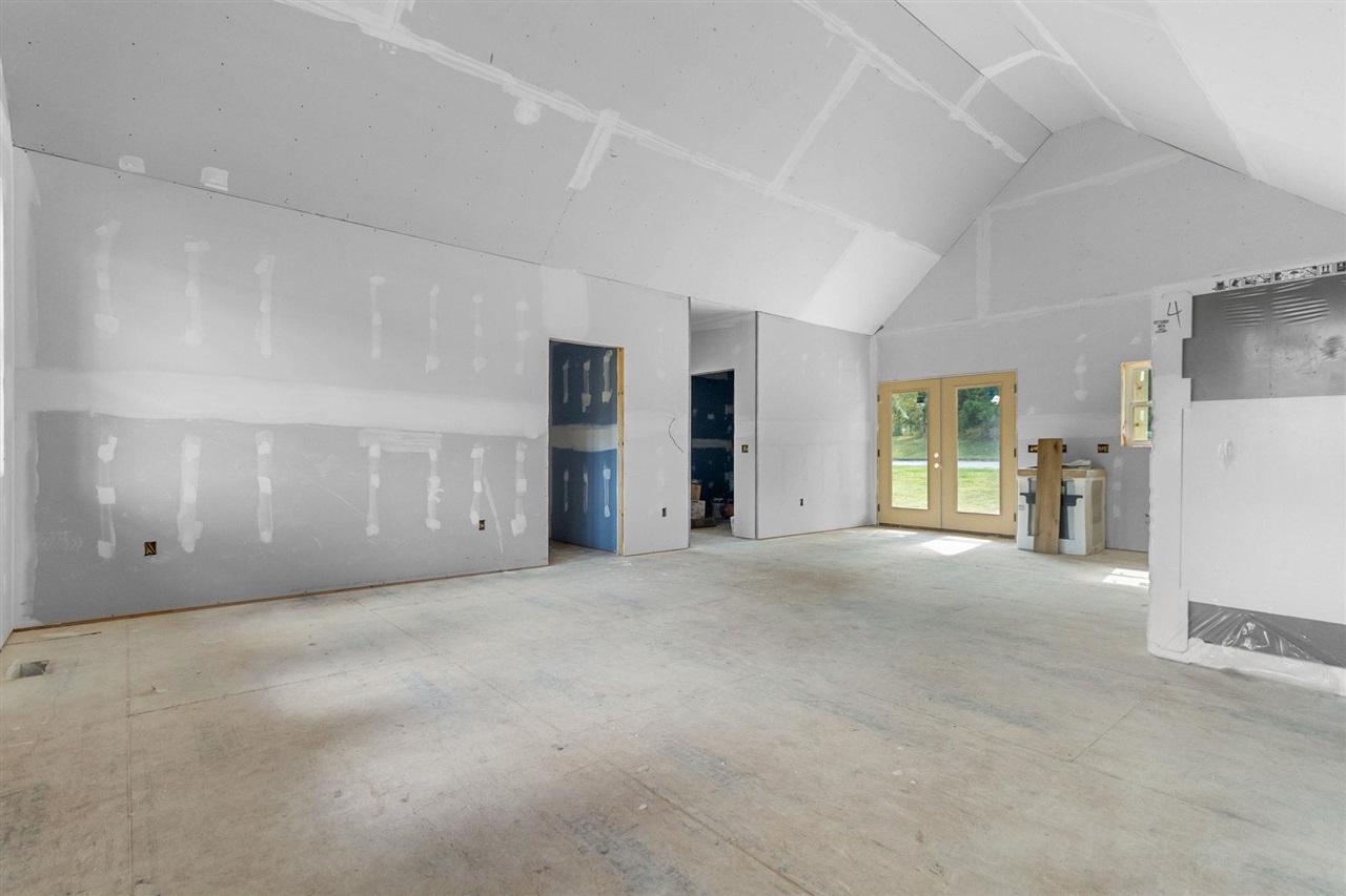 981 Chism Road Property Photo 3