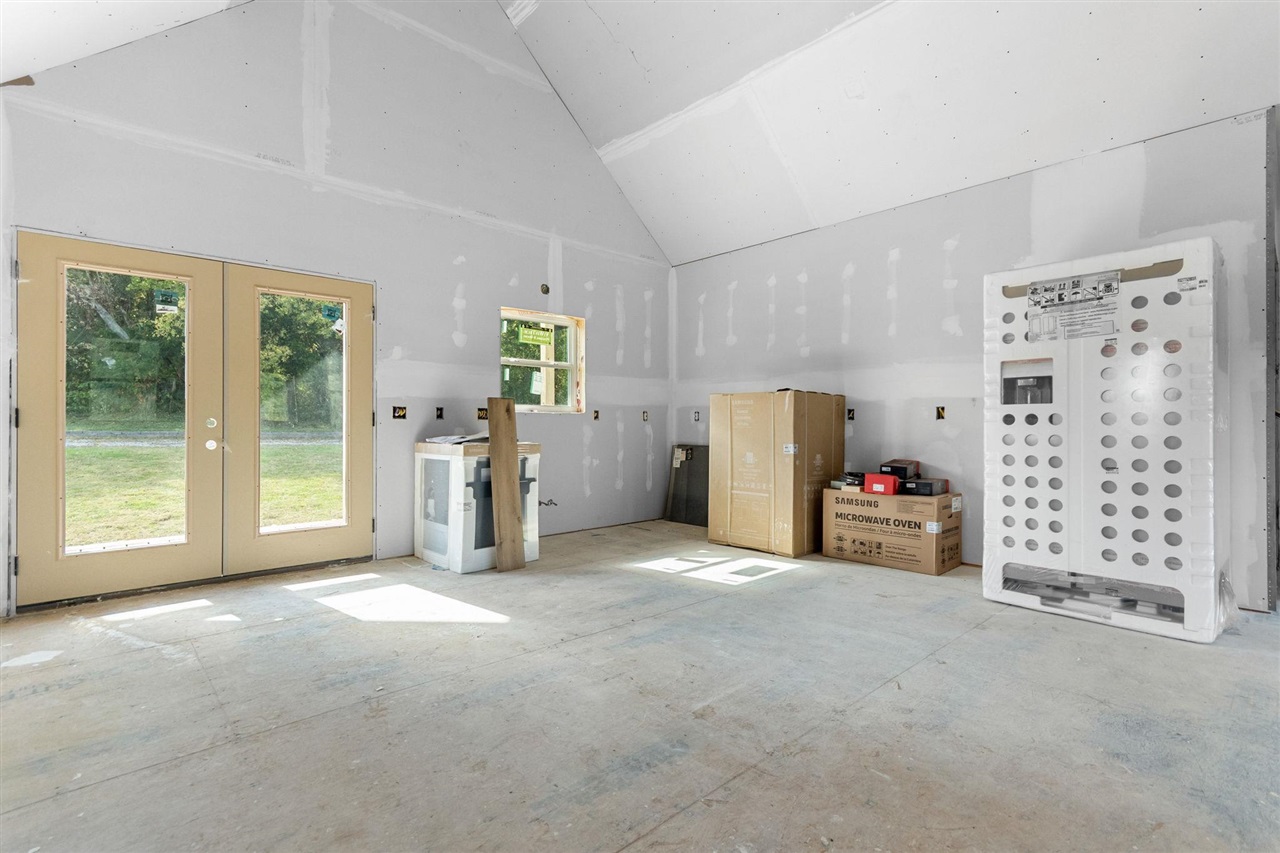 981 Chism Road Property Photo 4