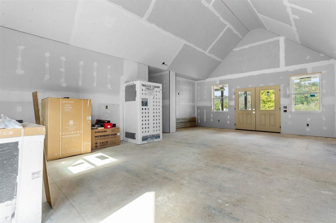 981 Chism Road Property Photo 5